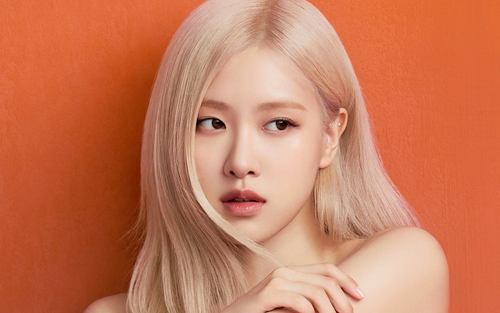 Rosé khoe ảnh diện bikini vóc dáng lộ rõ sự gầy guộc Saostar vn