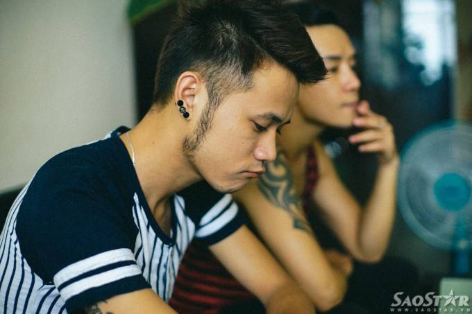 Để lễ cưới được diễn ra theo đúng dự định thì cả hai đã trải qua rất nhiều khó khăn trong việc thuyết phục gia đình.