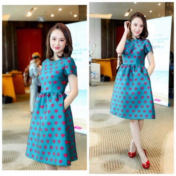 Trong thời gian tới, nàng thơ mới này dự định sẽ có nhiều thay đổi hơn về mặt hình ảnh. Trong show Love sắp diễn ra của Đỗ Mạnh Cường vào ngày 11/12 tới, Angela Phương Trinh cũng sẽ đảm nhiệm một vai trò ấn tượng là catwalk mở màn. Đây là một điều cực kỳ đáng mong chờ với tín đồ thời trang.