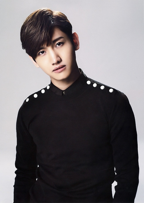 Changmin của nhóm TVXQ xếp thứ 3. Cùng với Hero Jaejoong từ những ngày còn là nhóm nhạc 5 thành viên, Changmin đình đám không kém người bạn cũ. Nam ca sĩ vừa khiến người hâm mộ tiếc nuối khi nhập ngũ vào tháng 11 vừa qua.