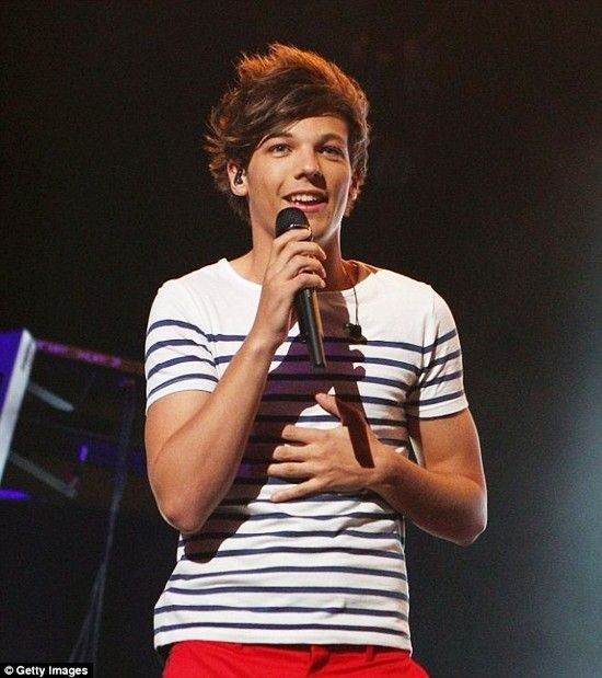 Ca sĩ Louis Tomlinson - thành viên nhóm nhạc nổi tiếng One Direction.