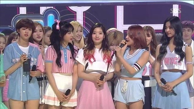 TWICE đã vượt qua Tiffany và BTS để giành cúp chiến thắng.