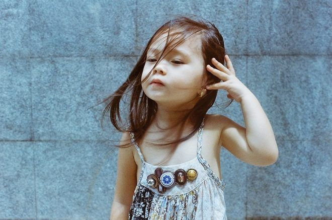 Con gái Đoan Trang diễn xuất cực phiếu dưới ống kính của cậu ruột - đạo diễn, nhiếp ảnh gia Cao Trung Hiếu.