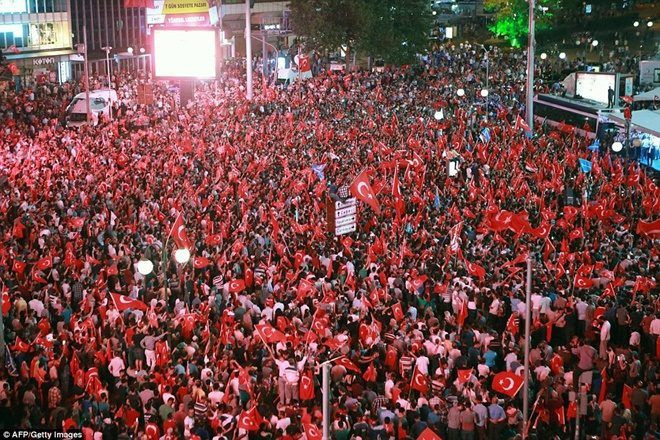Lực lượng ủng hộ Tổng thống Erdogan