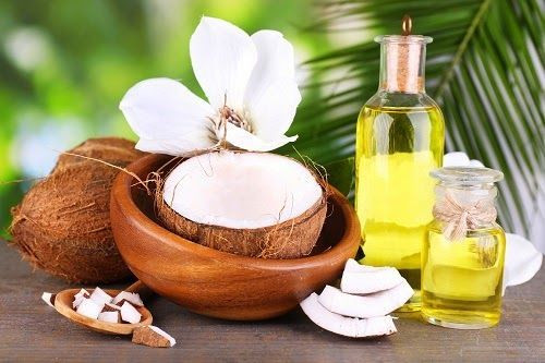 Bạn cũng có thể sử dụng dầu dừa cũng với công dụng làm da mịn hơn