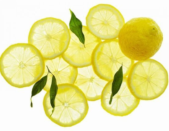 Hoặc chanh để xoa lên vùng da này