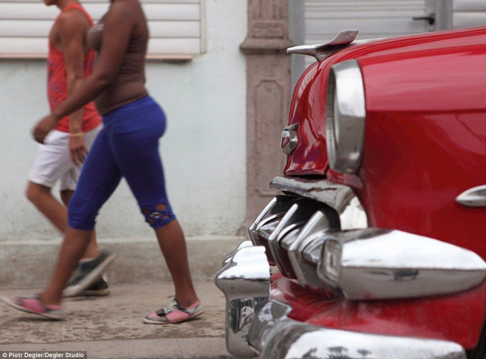 congvienkyJurachoxeotocoCuba-9