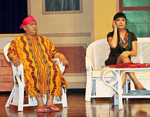 Minh Béo trên sân khấu kịch do chính anh đầu tư. Ảnh: Tuấn Nguyễn