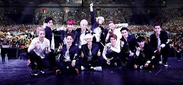 EXO là một trong những idol group sở hữu lượng fandom 'khủng' nhất Kpop.