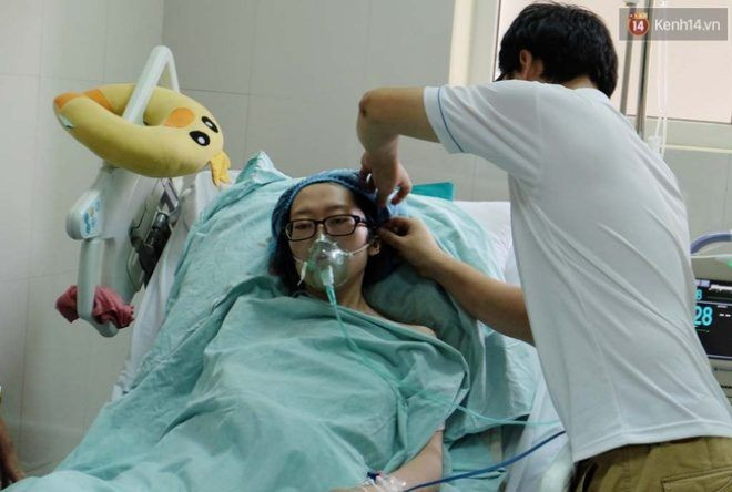 Chị Trâm đang được điều trị tại khoa Gây mê hồi sức, Bệnh viện K Trung ương.