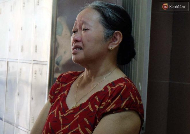 Bà Lan bật khóc khi nghĩ đến con gái.