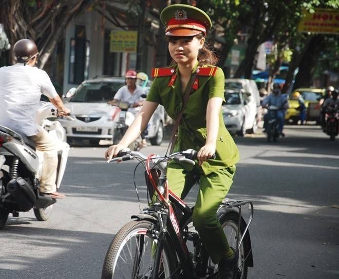 Công an một số tỉnh thành cũng đang tổ chức thí điểm tuần tra bằng xe đạp. Ảnh minh họa: Thái Thanh.