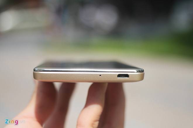 Di động 8 nhân, giá hơn 3 triệu đồng về Việt Nam