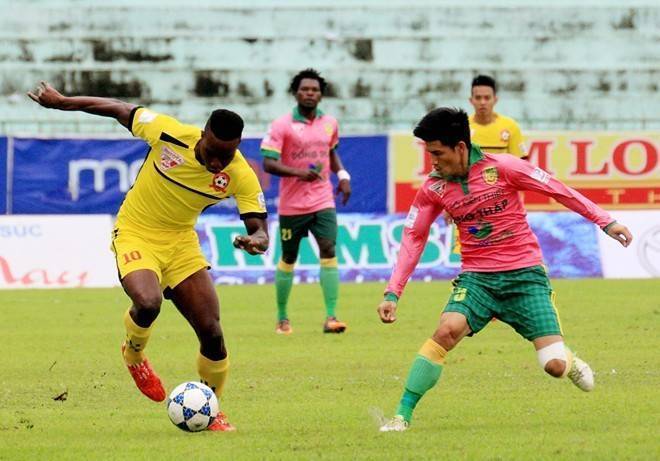 Những hình ảnh giàu cảm xúc ở vòng 17 V.League 