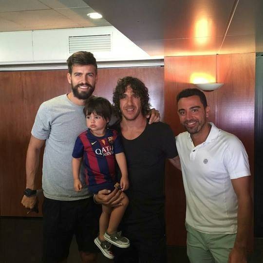 Theo chân sao: Bồ cũ Ronaldo khoe dáng tại bể bơi