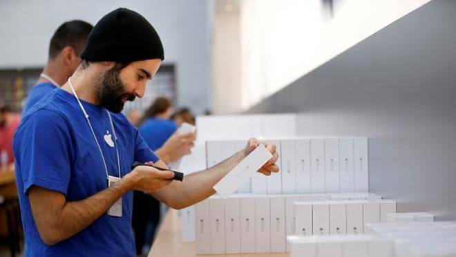 ‘Apple coi nhân viên như tội phạm'