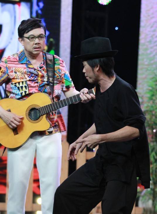 Hoài Linh đọc rap điêu luyện hạ gục ông chủ Chí Tài