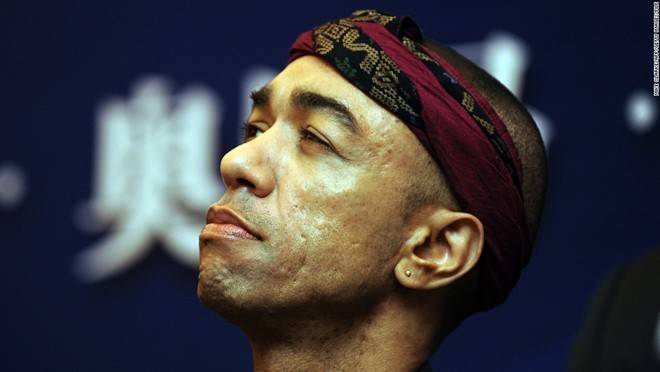 Mark Obama Ndesandjo là em trai kế của tổng thống Mỹ. Ông hiện đang sống ở Hong Kong, Trung Quốc, và thường vận động nâng cao nhận thức về bạo hành gia đình.