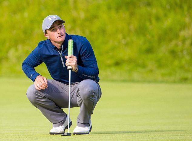 Golf thủ nghiệp dư bất ngờ vươn lên dẫn đầu The Open