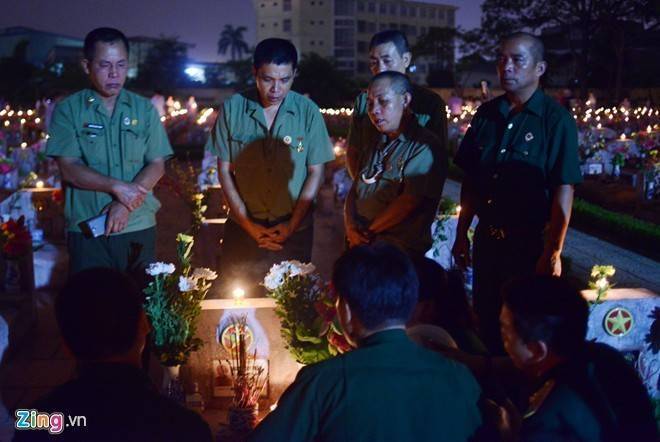 Dương Quý Hải, hy sinh sườn đồi hốc đá, Người sống gọi người chết về. 12/7 hàng năm có lên vị xuyên thắp nến. 