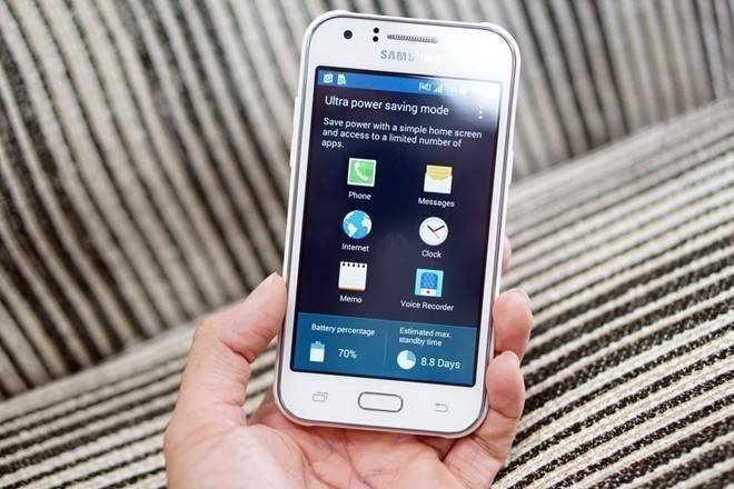 Smartphone có chế độ siêu tiết kiệm pin như Samsung Galaxy J1 phù hợp với những bạn ưu tiên điện thoại pin khủng.
