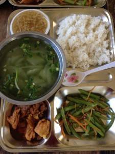 Bữa cơm mới đây chị L.Đ lên TTBT làm từ thiện cho bệnh nhân.