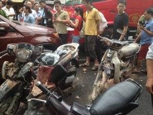 Nhiều xe máy bị hư hỏng nặng