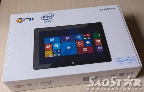 Máy được đựng trong hộp giấy. Tuy nhiên, chất liệu hộp chỉ ở mức trung bình khá chứ không cứng cáp và tạo cảm giác sang trọng