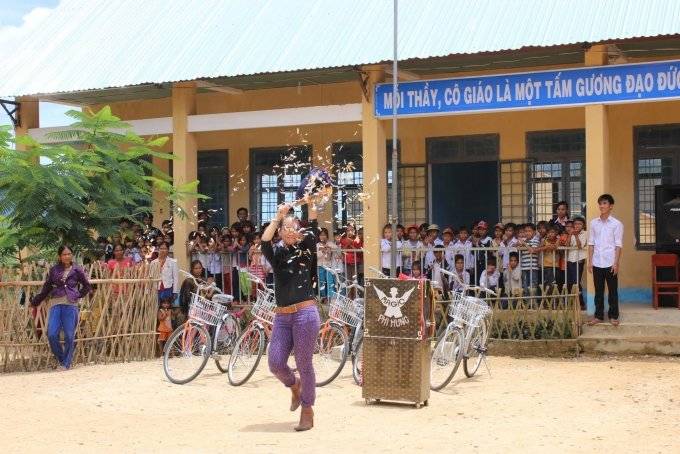 11894437_1044124845600226_622617240783301781_o