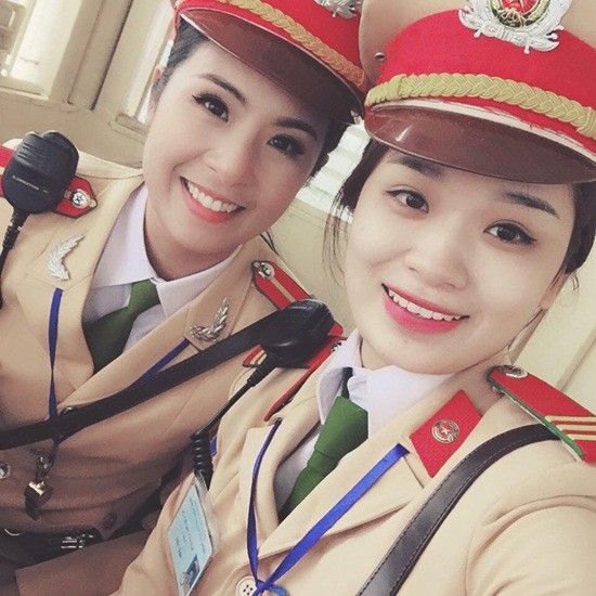 ...và lưu lại khoảnh khắc đáng nhớ lần nữa với cô bạn đồng hành. 