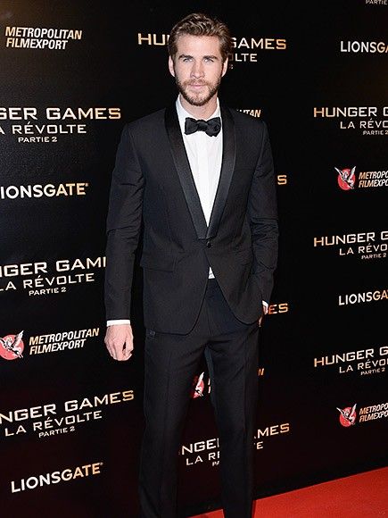 Vương vấn: Tạp chí People tiết lộ, mặc dù “đường ai nấy đi” nhưng cặp đôi vẫn vương vấn về nhau. “Miley luôn nói rằng Liam là tình yêu của đời mình” - nguồn tin nói với People. Về phía Liam cũng thừa nhận vẫn yêu bạn gái cũ nổi loạn trên tạp chí Men’s Fitness năm ngoái. “Chúng tôi đã bên nhau được 5 năm, tôi nghĩ rằng cảm xúc ấy sẽ không thể nào thay đổi” - nam diễn viên nói.