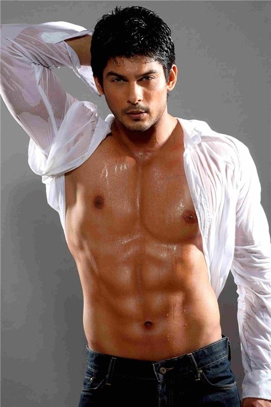 Siddharth Shukla (1) (550 x 824)