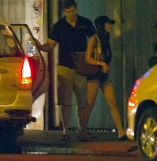 Trước đó, Elly Trần từng bị bắt gặp hẹn hò đêm đi ăn khuya.