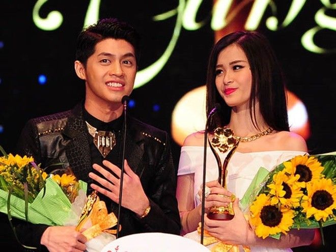 Đông Nhi và Noo Phước Thịnh tại Mai Vàng 2013.