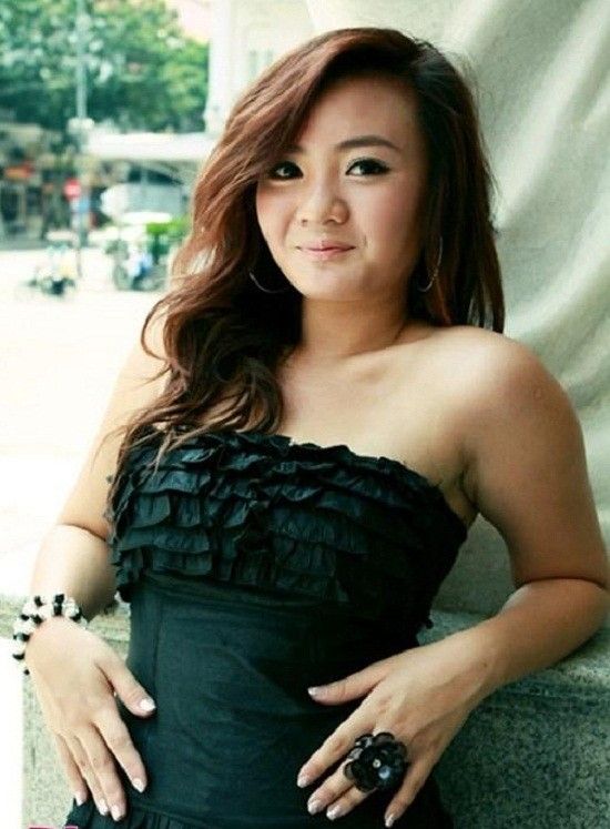 Xuân Mai không còn giữ được nét hồn nhiên, gương mặt già trước tuổi thật.