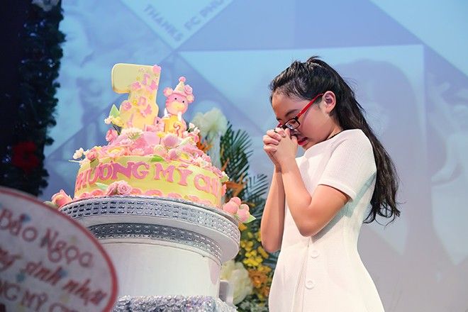 Trước đó, ngày 10/1, Phương Mỹ Chi có buổi ra mắt MV - phim ngắn "Nhật ký cho ba" kết hợp tiệc sinh nhật. Ngày quan trọng này Quang Lê cũng đã vắng mặt.