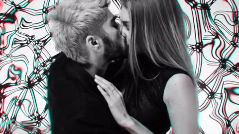 Zayn Malik tung MV về sex ngay sau MV chia tay của One Direction Ảnh 2