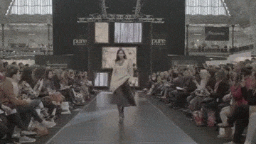 Hoàng Thùy 'trúng lớn' tại Pure London show 2016 Ảnh 2