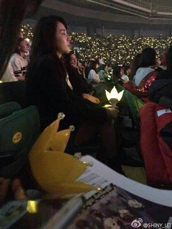 Thành viên Dara 2NE1 cũng có mặt để cổ vũ trong concert đặc biệt của tiền bối.