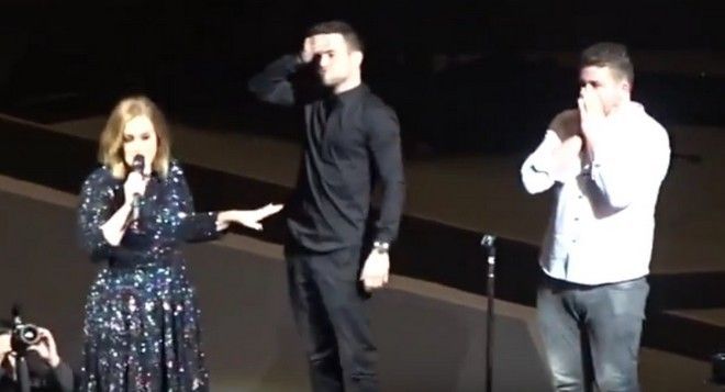 Cả hai đều không thể tin nối trước mặt họ là nữ diva 25 tuổi - Adele