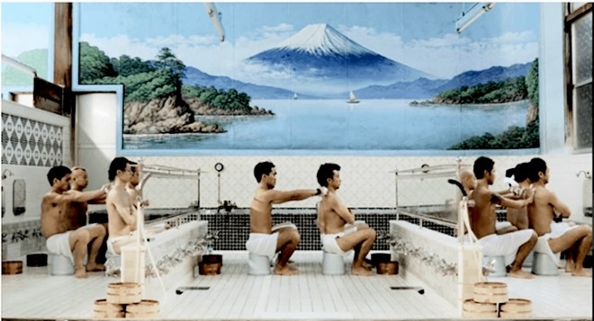 Mọi người không phân biệt tuổi tác đều có thể đến phòng tắm công cộng và thư giãn. (ảnh: jpninfo) 