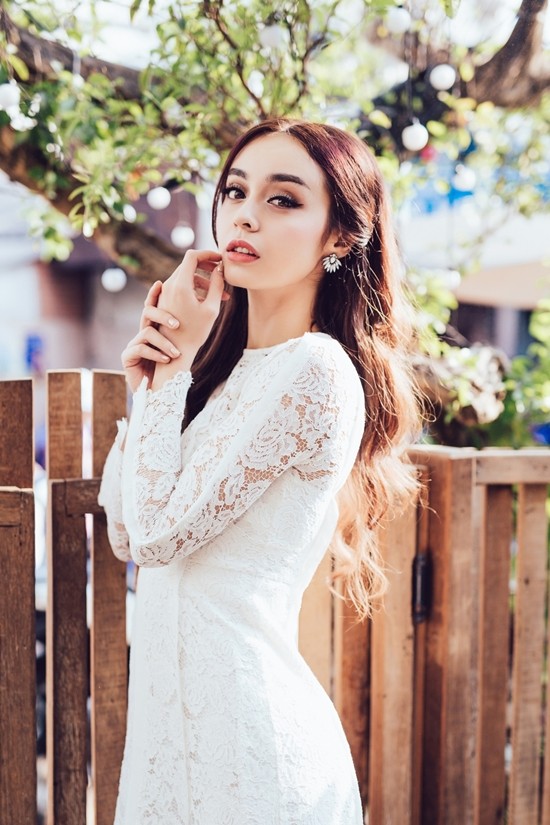 Là thành viên của đội Khánh Thi, MLee được HLV của mình mong muốn giúp cô có một cuộc lột xác mạnh mẽ về hình ảnh.