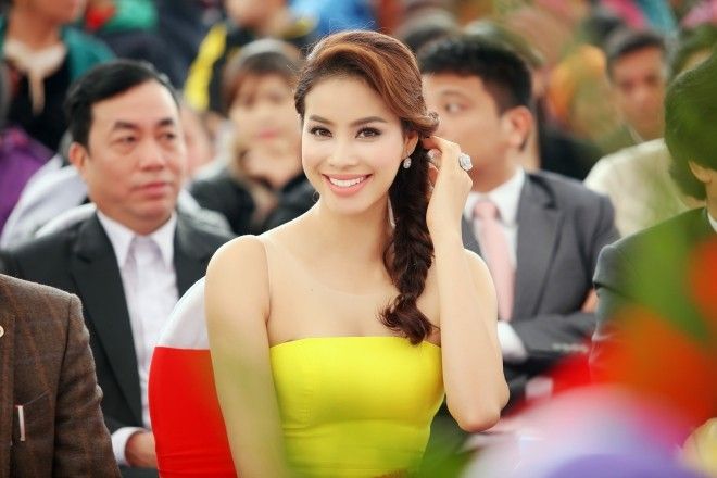 au khi đăng quang Hoa hậu hoàn vũ Việt Nam, Phạm Hương nhận được nhiều lời mời tham gia dự event, đóng quảng cáo và chụp hình.