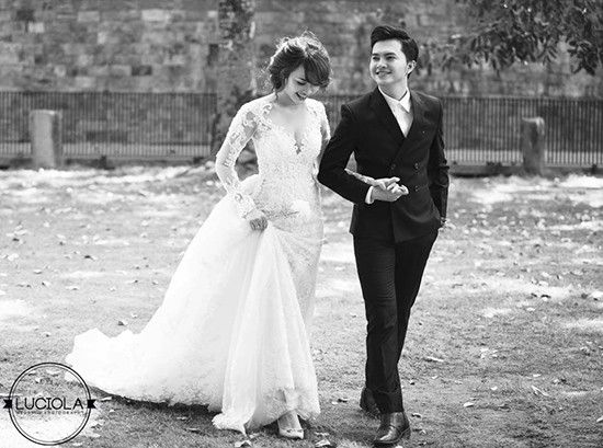 Nam Cường từng hết lời khen cô vợ 9x xinh đẹp của mình: "Tôi nhìn thấy sự chu đáo ở bà xã. Thảo quan tâm, chăm sóc và lo lắng rất nhiều cho tôi. Tôi nghĩ như vậy là quá đủ cho cuộc sống gia đình. Tôi ủng hộ việc học của bà xã, thậm chí còn khuyên cô ấy nên đi học thêm".