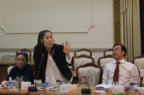 NSND Hồng Vân cho rằng Nhà nước cần có định hướng và giao việc cho các văn nghệ sĩ.