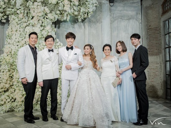 Anh đã cưới bạn gái cũ của Mario Maurer vào tháng 1 và sắp lên chức cha.