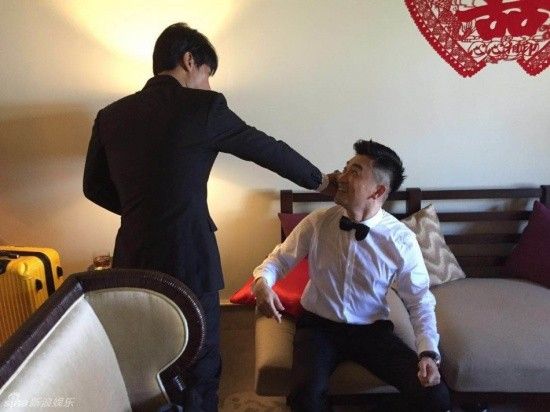 Trần Chí Bằng và Tô Hữu Bằng trêu đùa với nhau.