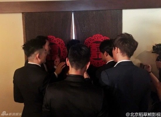 Giây phút thiêng liêng khi Ngô Kỳ Long mở cửa phòng Lưu Thi Thi.