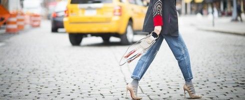 Thiết kế của Jane đậm chất bohemian, phom hình hộp mỏng.