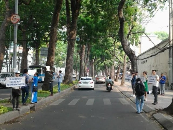 1603024doisongphandoichatcay02